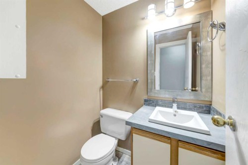 8-5219 57 Street, Lloydminster, AB - Indoor Photo Showing Bathroom