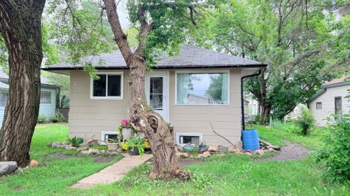 117 2 Street West, Lashburn, SK 