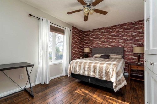 484063 Range Road 20, Rural Vermilion River, County Of, AB - Indoor Photo Showing Bedroom