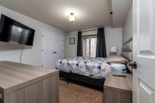 484063 Range Road 20, Rural Vermilion River, County Of, AB - Indoor Photo Showing Bedroom