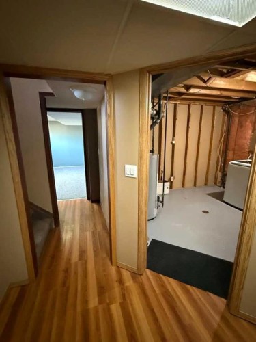 5417 52 Avenue, Mannville, AB - Indoor