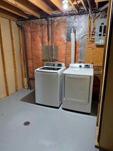 5417 52 Avenue, Mannville, AB - Indoor Photo Showing Laundry Room