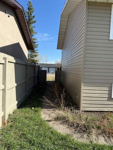 5417 52 Avenue, Mannville, AB - Outdoor With Exterior