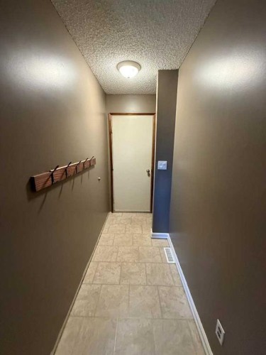 5417 52 Avenue, Mannville, AB - Indoor Photo Showing Other Room
