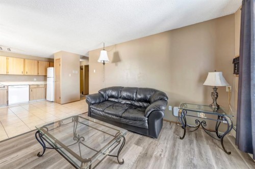 309-3007 57A Avenue, Lloydminster, AB - Indoor