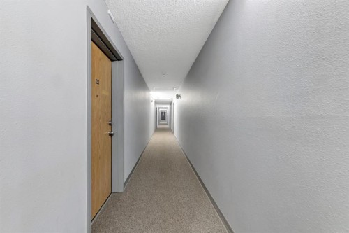309-3007 57A Avenue, Lloydminster, AB - Indoor Photo Showing Other Room