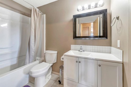 309-3007 57A Avenue, Lloydminster, AB - Indoor Photo Showing Bathroom