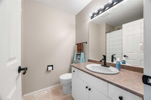 3805 65 Avenue, Lloydminster, AB 