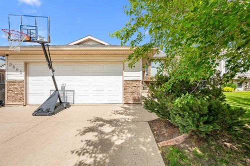 3805 65 Avenue, Lloydminster, AB 