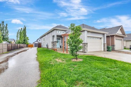 5945 18 Street, Lloydminster, AB - Outdoor With Facade
