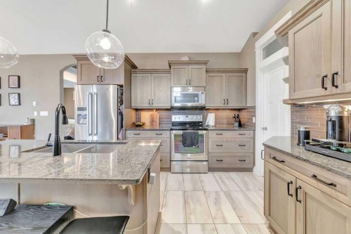 5945 18 Street, Lloydminster, AB - Indoor Photo Showing Kitchen With Double Sink With Upgraded Kitchen