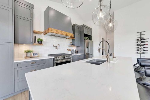 5913 13 Street, Lloydminster, AB - Indoor Photo Showing Kitchen With Double Sink With Upgraded Kitchen