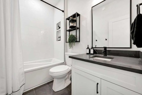 5913 13 Street, Lloydminster, AB - Indoor Photo Showing Bathroom