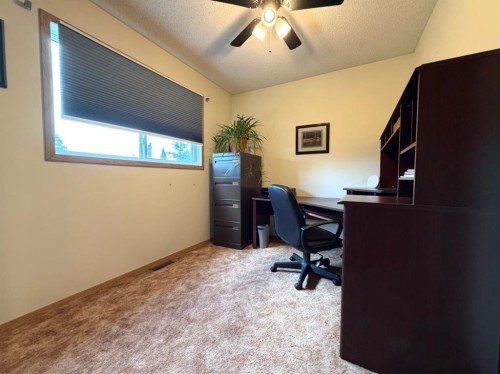 530 20 Street, Wainwright, AB - Indoor Photo Showing Office