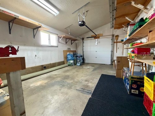 530 20 Street, Wainwright, AB - Indoor Photo Showing Garage