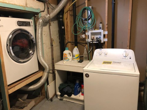 4831 52 Street, Innisfree, AB - Indoor Photo Showing Laundry Room