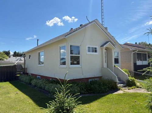 4831 52 Street, Innisfree, AB - Outdoor