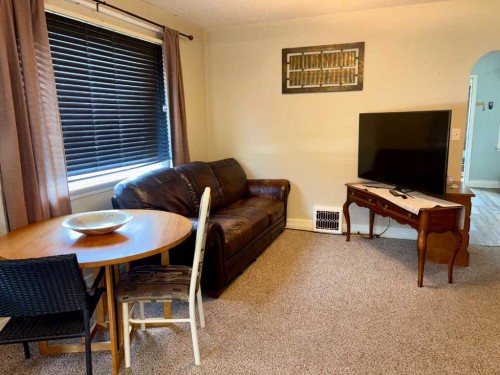 4831 52 Street, Innisfree, AB - Indoor