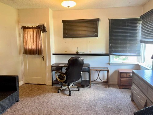 4831 52 Street, Innisfree, AB - Indoor