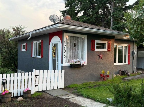4703 47 Avenue, Myrnam, AB - Outdoor