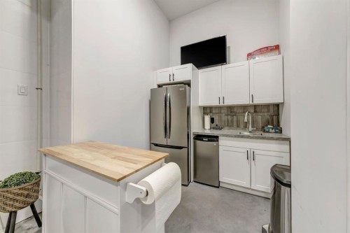 1807 60A Avenue Close, Lloydminster, AB 