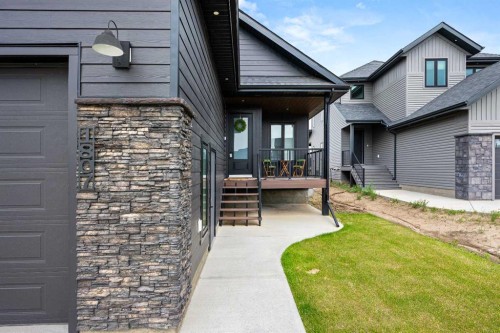 1807 60A Avenue Close, Lloydminster, AB 