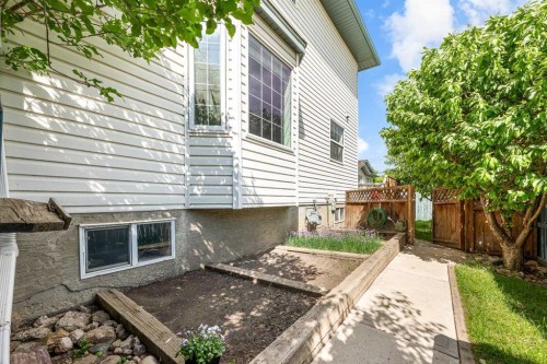 3101 51 Avenue, Lloydminster, AB 