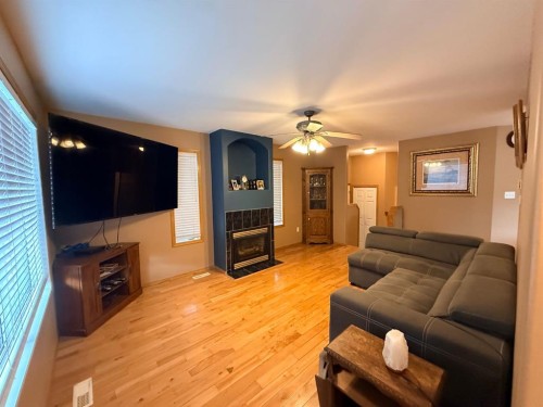 4817 51 Avenue, Kitscoty, AB 