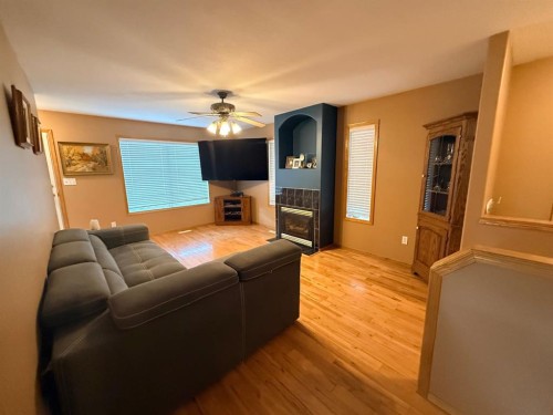 4817 51 Avenue, Kitscoty, AB 