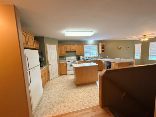 4817 51 Avenue, Kitscoty, AB 
