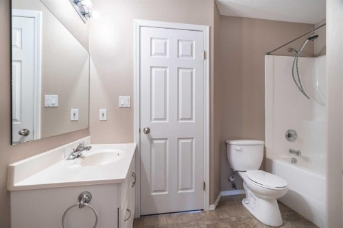6608 39 Street, Lloydminster, AB 