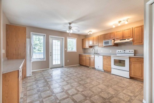 6608 39 Street, Lloydminster, AB 