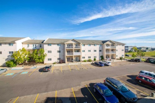 102B-6608 42 Street, Lloydminster, AB - Outdoor
