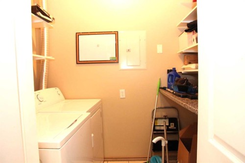 102B-6608 42 Street, Lloydminster, AB - Indoor Photo Showing Laundry Room