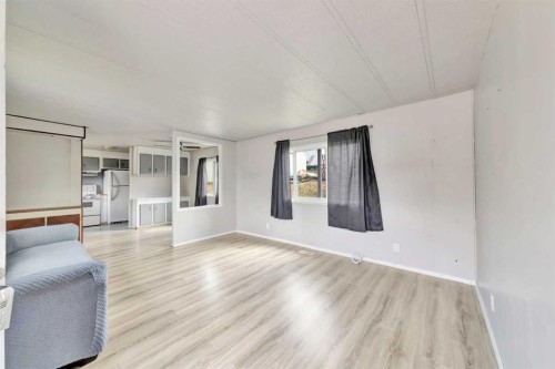 301 8 Avenue, Paradise Hill, SK 
