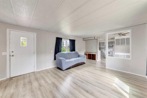 301 8 Avenue, Paradise Hill, SK 