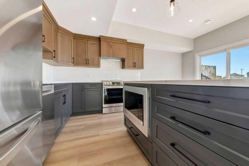 25-3616 41B Avenue, Lloydminster, SK - Indoor Photo Showing Kitchen With Stainless Steel Kitchen