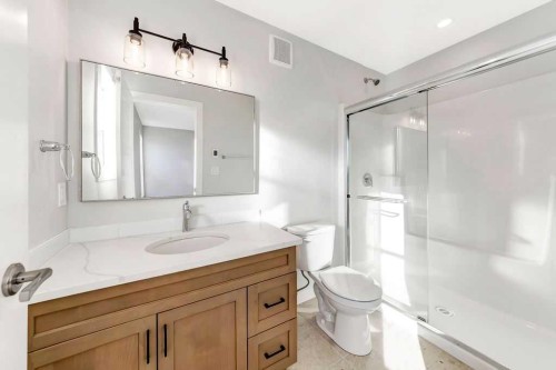 25-3616 41B Avenue, Lloydminster, SK - Indoor Photo Showing Bathroom