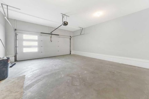 25-3616 41B Avenue, Lloydminster, SK - Indoor Photo Showing Garage