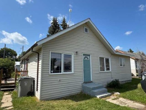 208 1 Street West, Lashburn, SK - Outdoor
