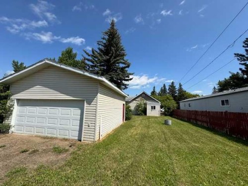 208 1 Street West, Lashburn, SK - Outdoor