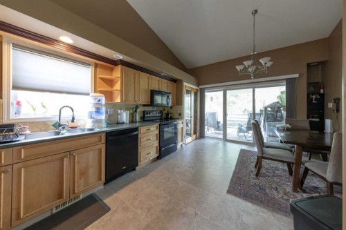 2308 58 Avenue, Lloydminster, AB - Indoor Photo Showing Kitchen With Double Sink
