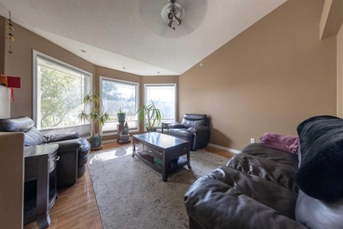 2308 58 Avenue, Lloydminster, AB - Indoor Photo Showing Living Room
