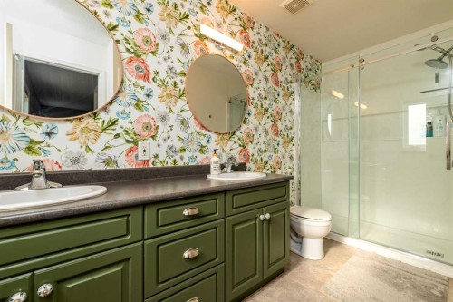 2308 52 Avenue, Lloydminster, AB - Indoor Photo Showing Bathroom