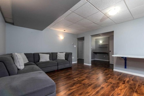 2308 52 Avenue, Lloydminster, AB - Indoor Photo Showing Living Room