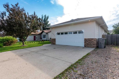 2308 52 Avenue, Lloydminster, AB - Outdoor
