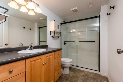 2308 52 Avenue, Lloydminster, AB - Indoor Photo Showing Bathroom