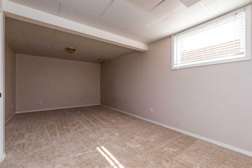 6601 39 Street, Lloydminster, AB - Indoor