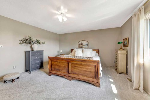 605 22 Street, Wainwright, AB - Indoor Photo Showing Bedroom