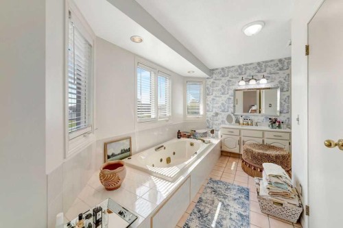 605 22 Street, Wainwright, AB - Indoor Photo Showing Bathroom